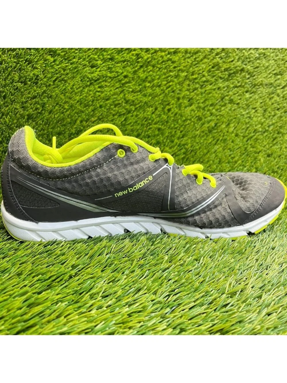 New Balance 730 V2 Mens Size 10.5 Gray Yellow Athletic Running Shoes Sneakers